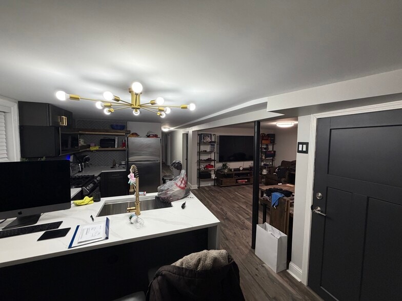 Building Photo - 6022 S Komensky Ave