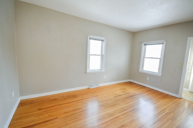 Building Photo - Cute, Remodeled 2br Home, Like New!