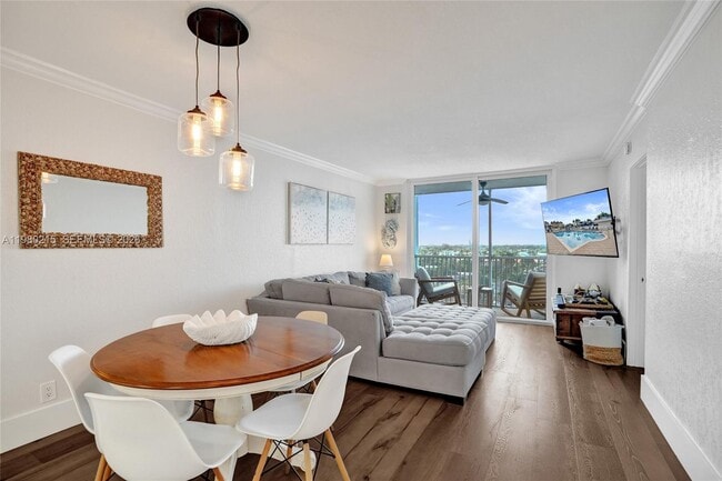 Building Photo - 1391 S Ocean Blvd