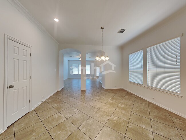 Building Photo - 2914 Crescent Oaks Park Ln