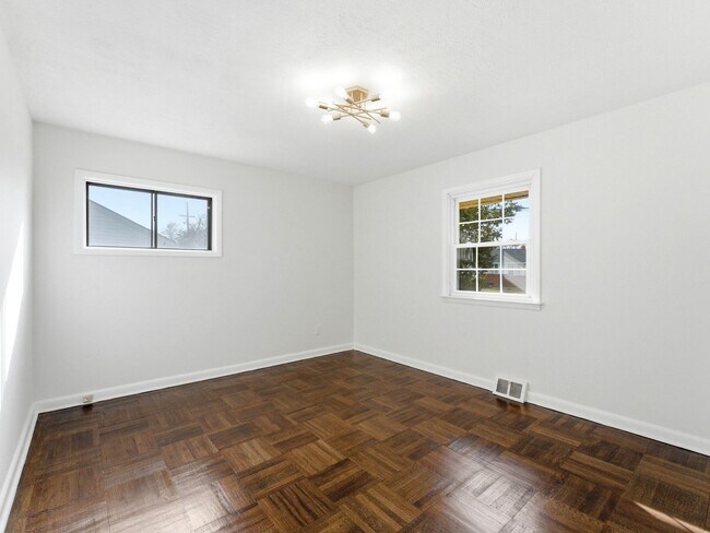 Building Photo - Charming Renovated 4-Bedroom Rental with Spacious Backyard & Bonus Basement Space in Somerdale