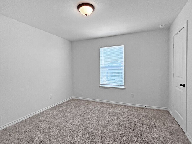 Building Photo - Comfy Converse Home—Stylish Upgrades, Great Layout