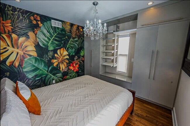 Building Photo - 200 NE 16th Ave