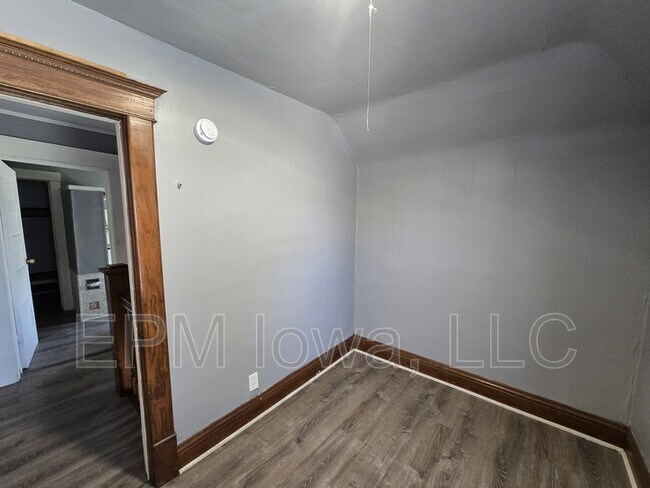 Building Photo - 1311 W 2nd St