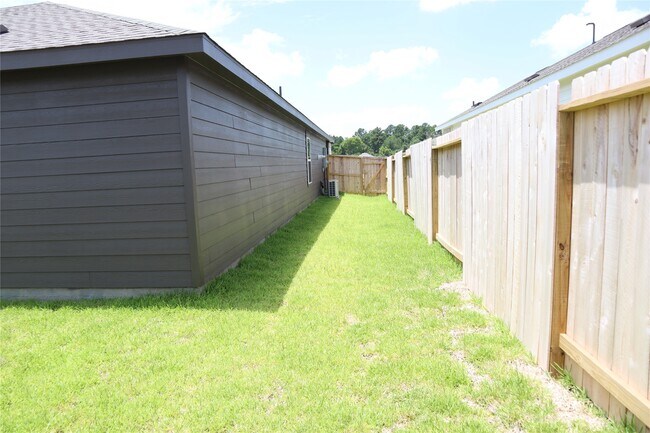 Building Photo - 216 Lantana Ln