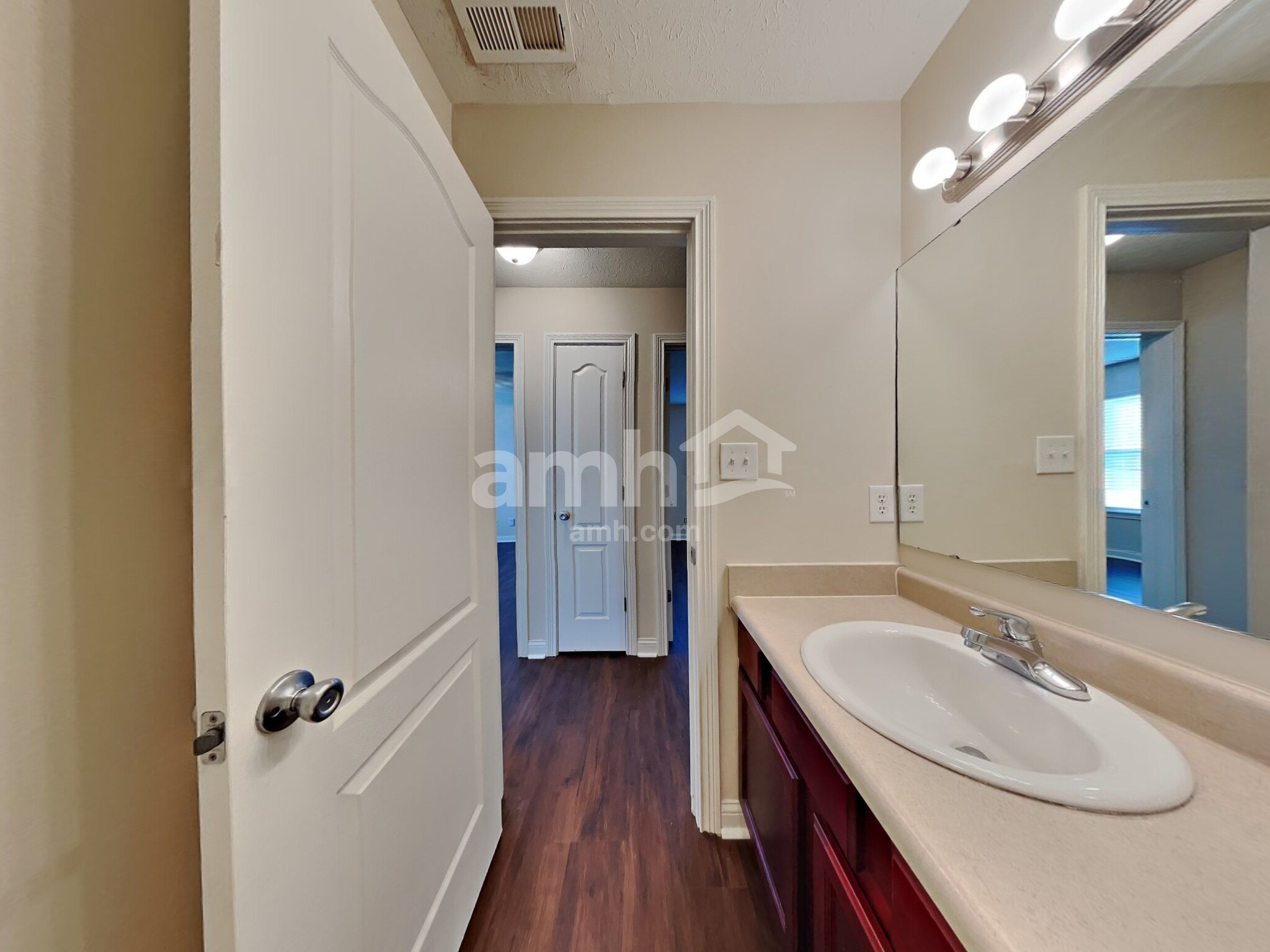 Building Photo - 681 Bridgebend Run