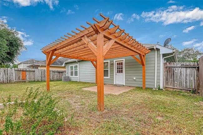 Building Photo - 19802 River Breeze Dr