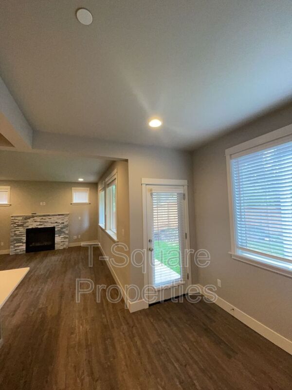 Building Photo - 19923 Cypress Way