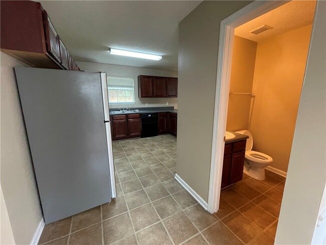 Building Photo - 2054 Mulberry Ln