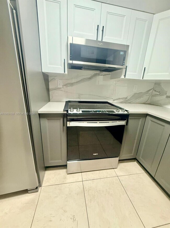 Building Photo - 1340 W 41st St