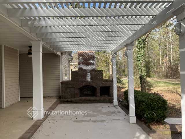 Building Photo - 4233 Essex Dr