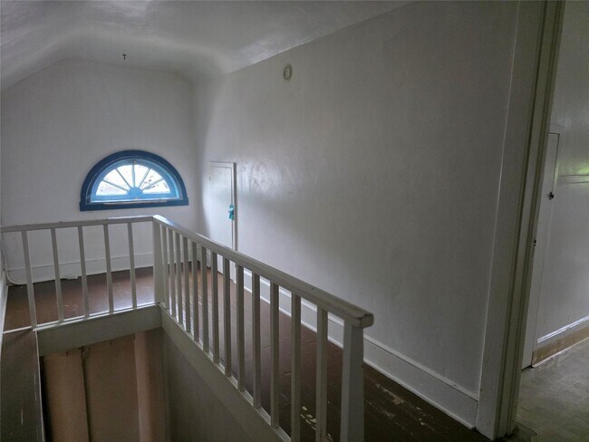 Building Photo - 311 Oak Hill Ave