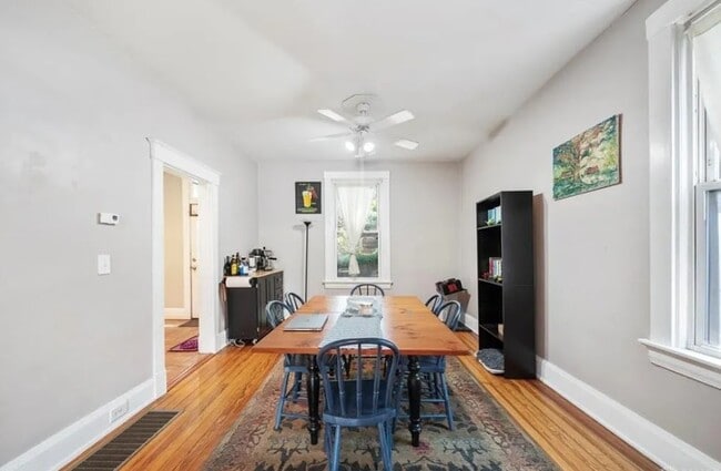 Building Photo - 3148 Linwood Ave