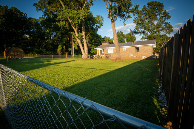 Building Photo - 104 Old Montevallo Rd