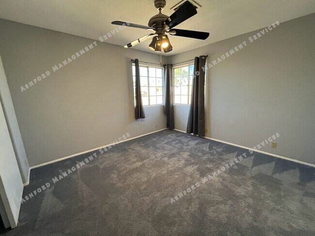 Building Photo - **COMING SOON** BEAUTIFUL 4 BEDROOM 3 BATH...