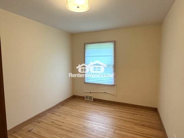 Building Photo - 1608 Jersey Ave S