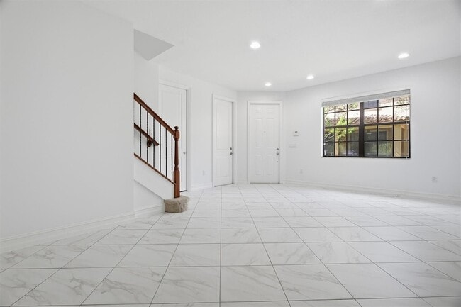 Building Photo - 13023 Riverwalk Cir S