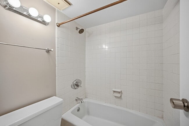 Building Photo - $2,140.95 2-Bed, 2-Bath Condo In Perfect Denver Location!