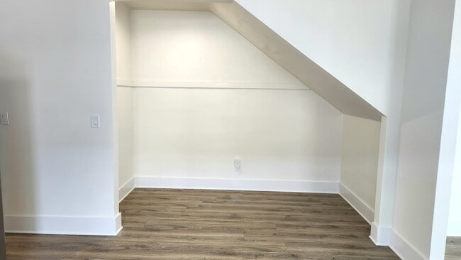 Office nook or dining area - 3536 W 60th St