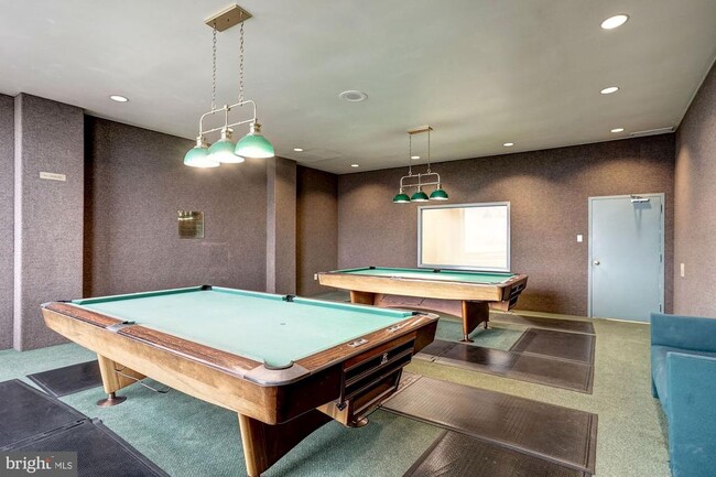 Building Photo - 3705 S George Mason Dr