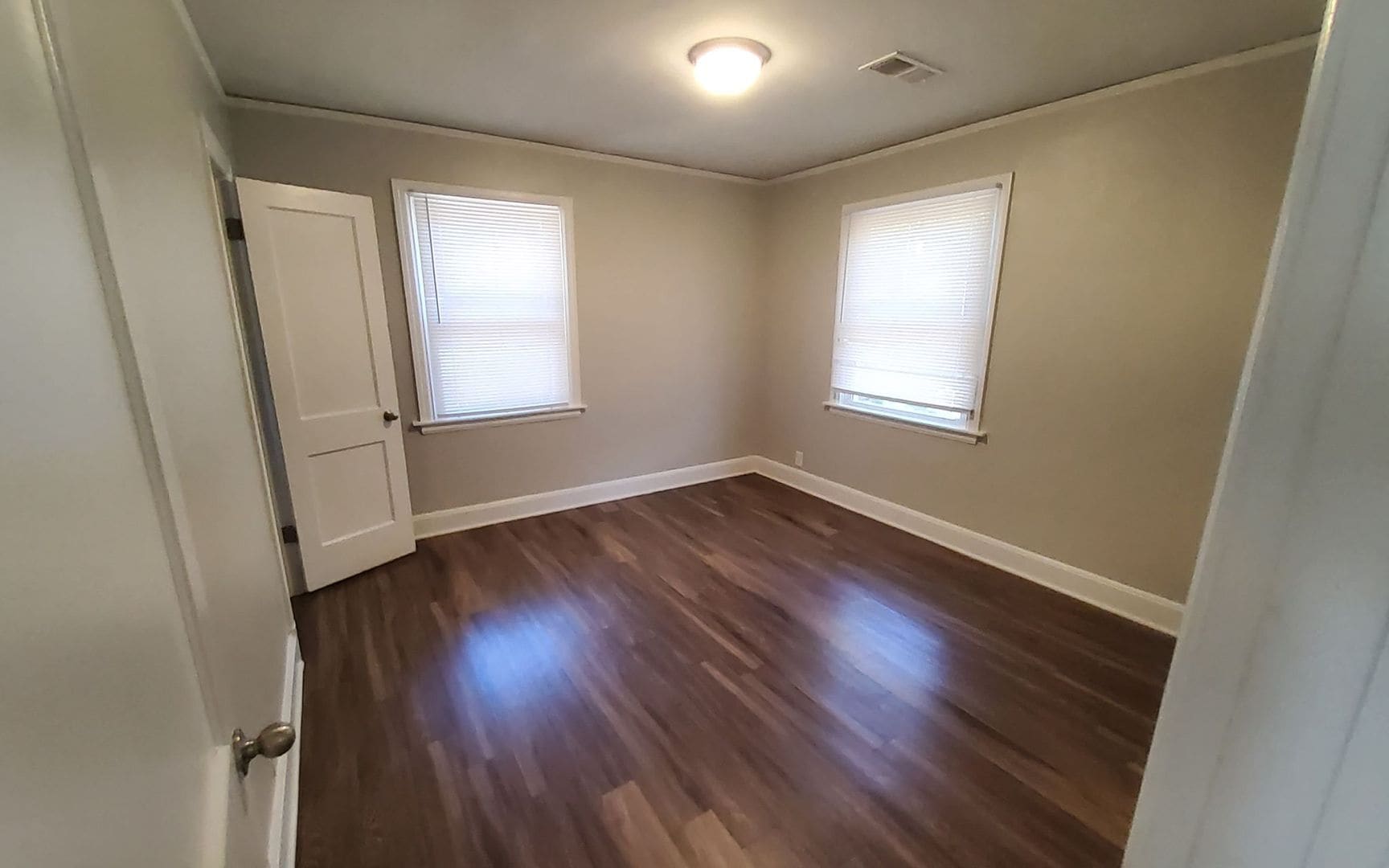 Building Photo - 3994 Oak Cliff Rd