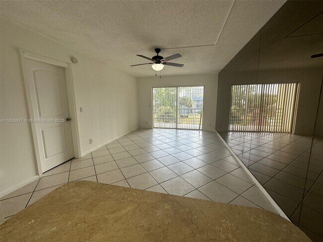 Building Photo - 1638 Embassy Dr