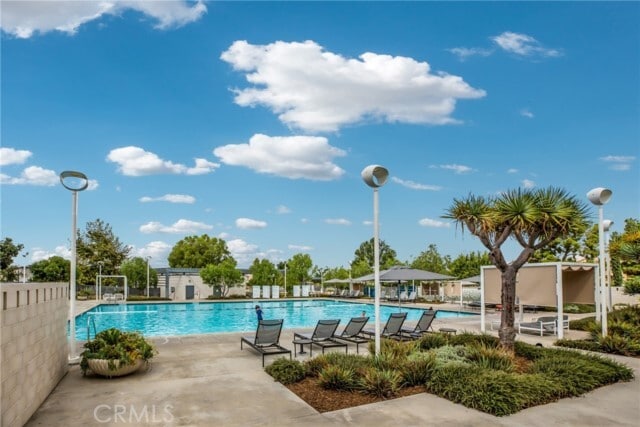 Building Photo - 783 Benchmark