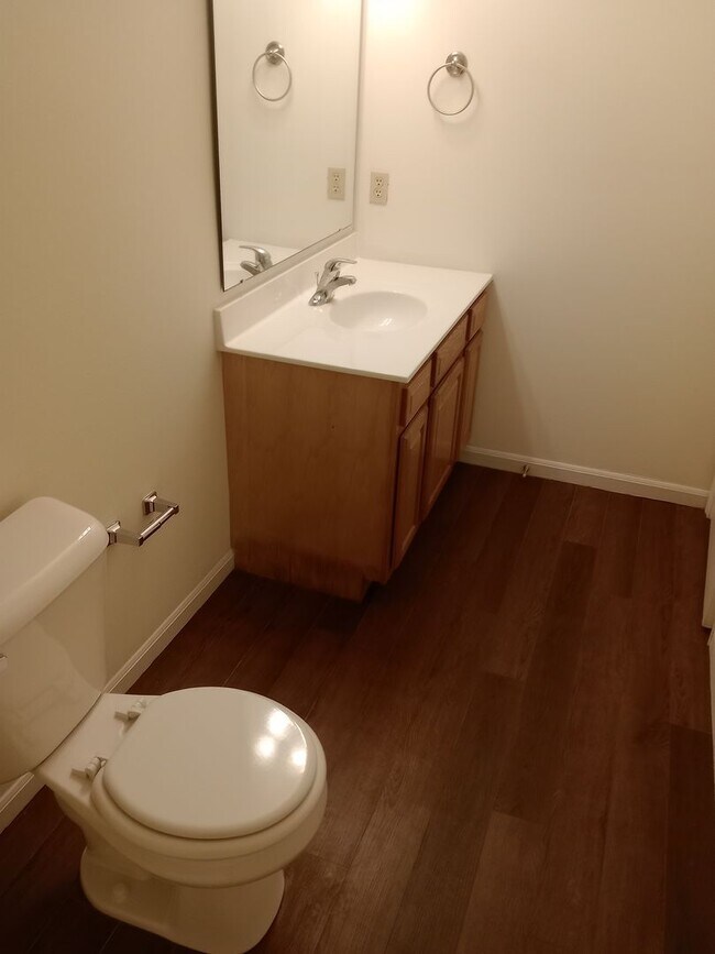 Building Photo - 3500-3502-3502 Delmar Ct