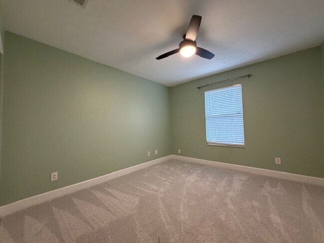 Building Photo - 3 Bed 1 Bathroom Single Family Home Available in Miamisburg*