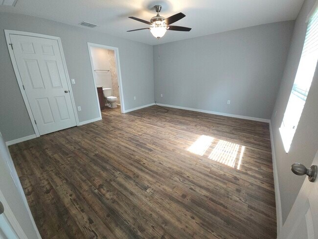 Building Photo - 13775 SW 43rd Cir