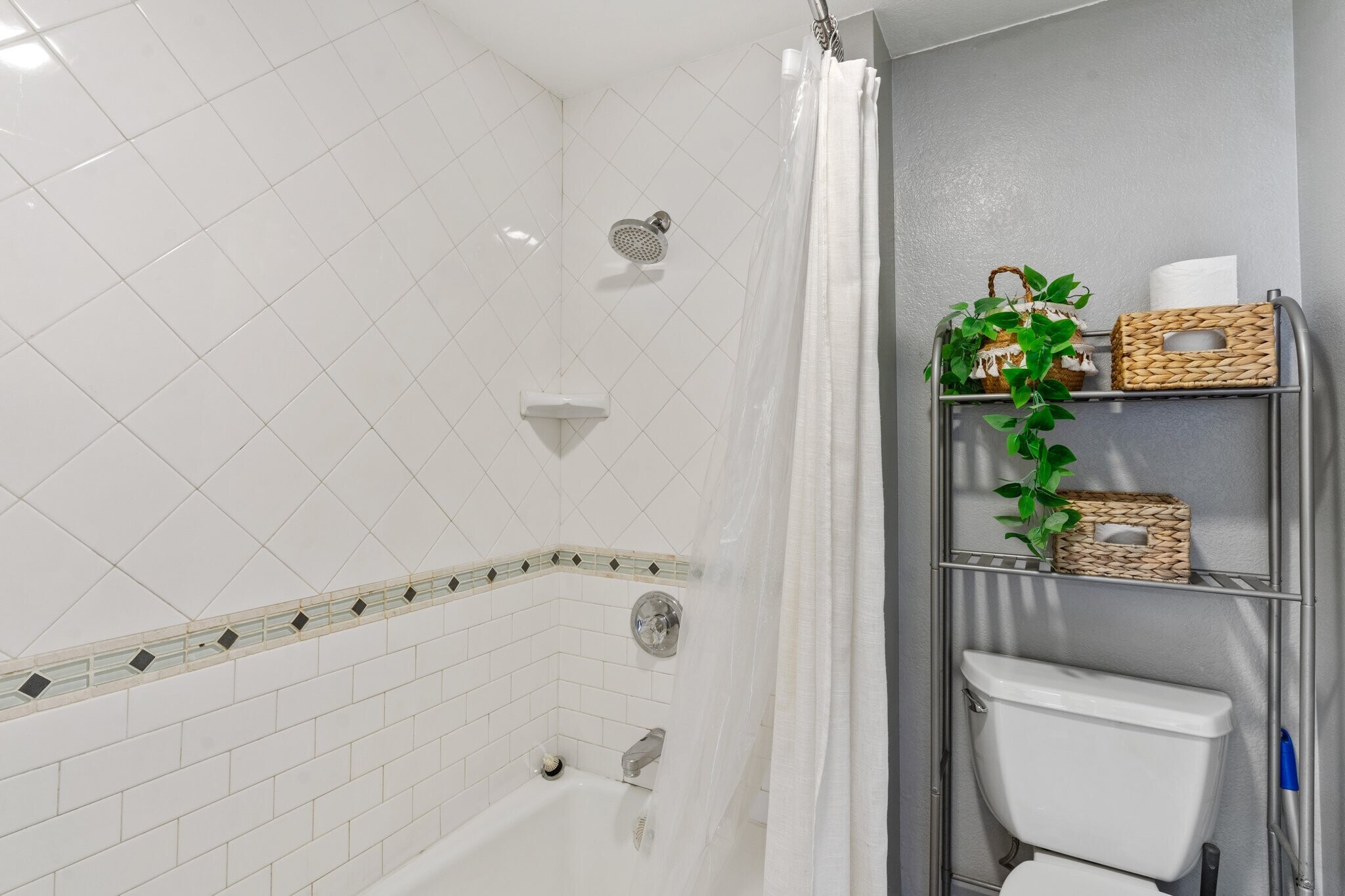 upstair bathroom - 34 Silva Ave