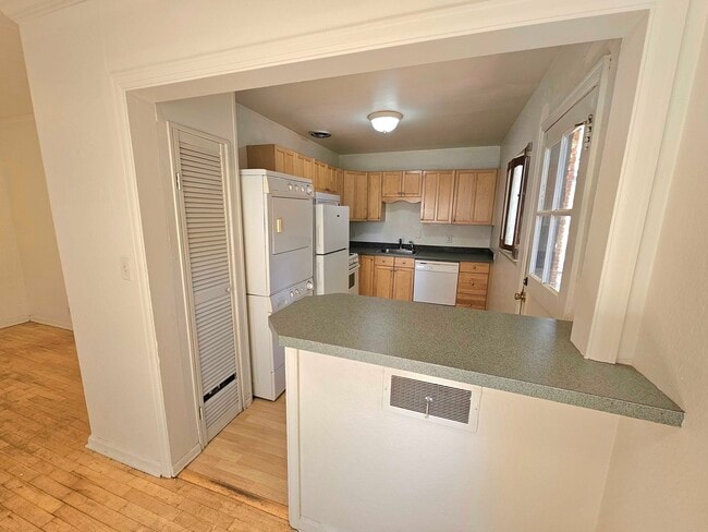 Building Photo - 755 19th St