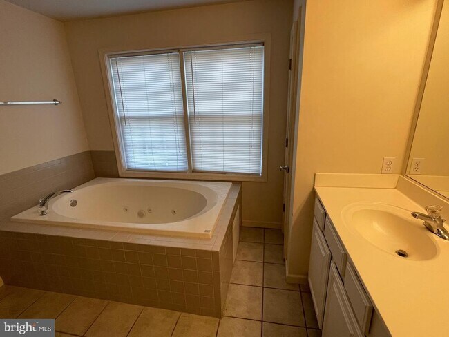 Building Photo - 20364 Row Boat Ln