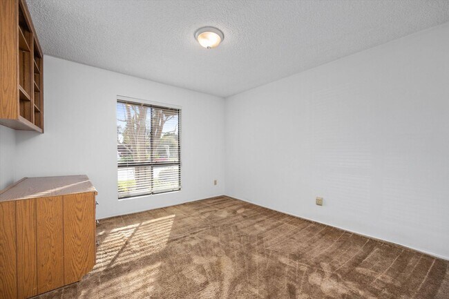 Building Photo - 7808 Selkirk Dr