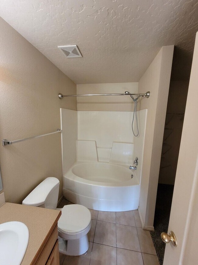 Building Photo - 4450 N Mooney Falls Way