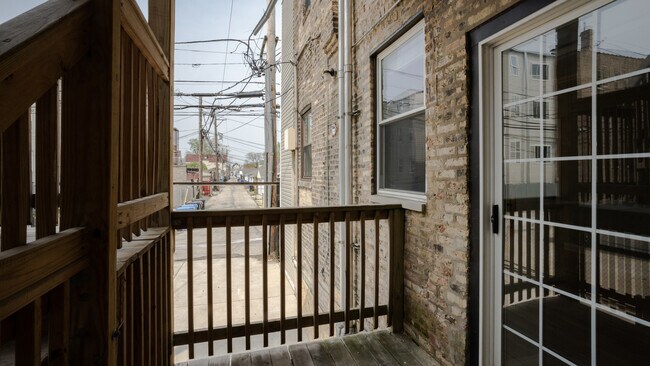 Building Photo - 3710 W Wrightwood Ave