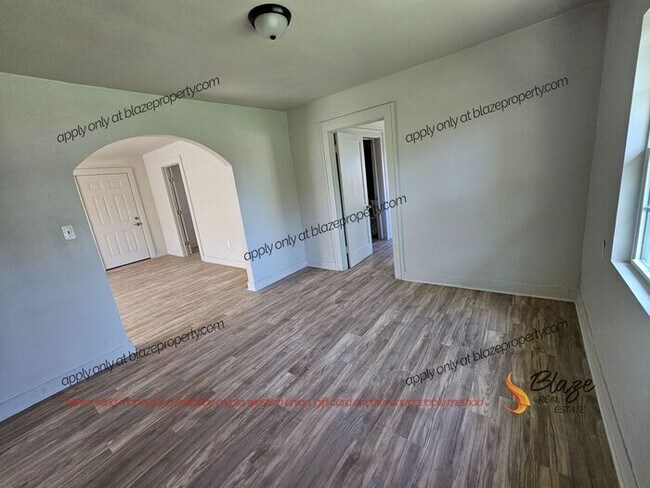 Building Photo - COMING SOON ! Charming 2-Bedroom Home ALL ...