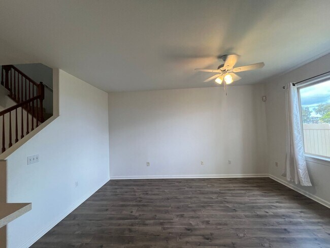 Building Photo - 2 Bedroom / 2.5 Bath Condo with 1 car gara...