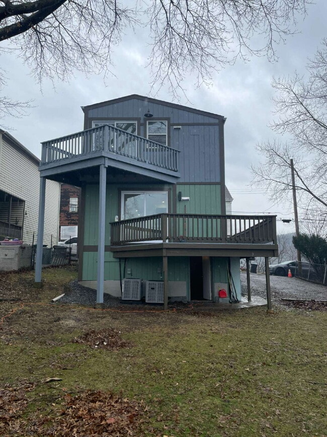 Building Photo - 107 Shoup St