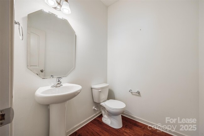 Building Photo - 826 Summerlake Dr