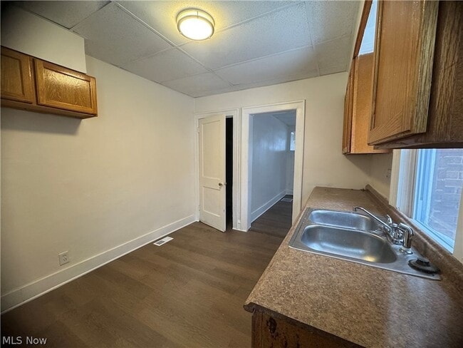 Building Photo - 3242 Sycamore Rd