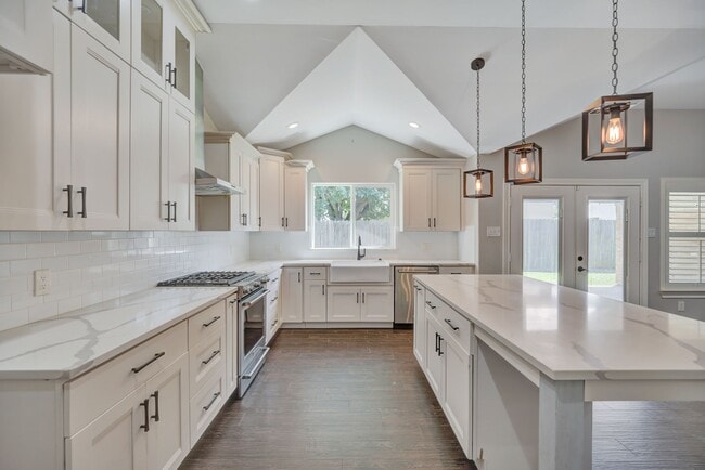 Building Photo - 831 Bradwell Dr