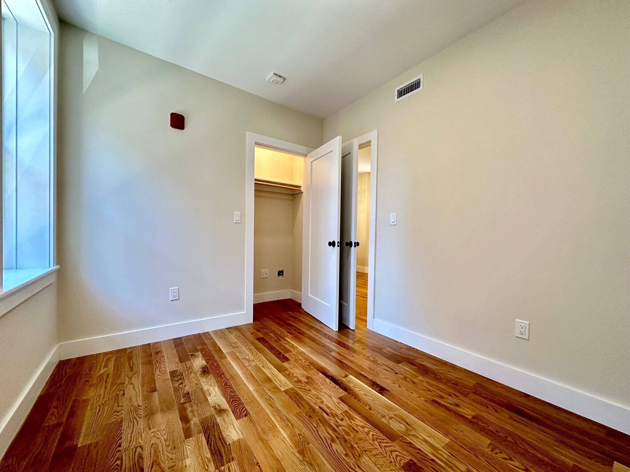 Building Photo - 64 N Margin St