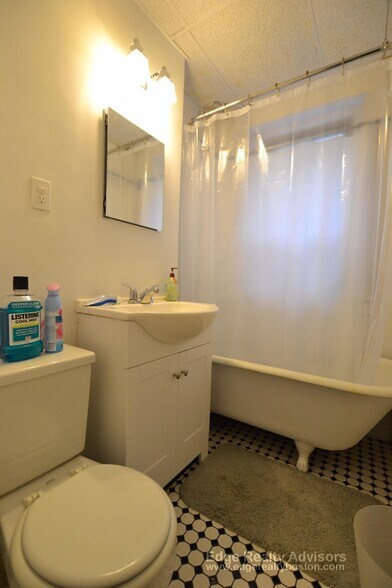 Building Photo - 130 Brainerd Rd