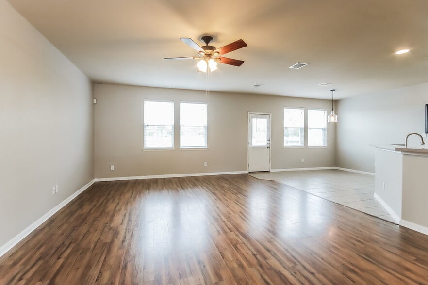 Building Photo - 18706 Walden Glen Cir