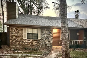 Building Photo - Great townhome in Brewster Estates!