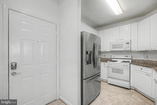 Building Photo - 2711 Bellforest Ct