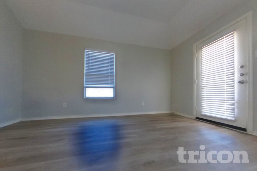 Building Photo - 12809 Carpenter Ln