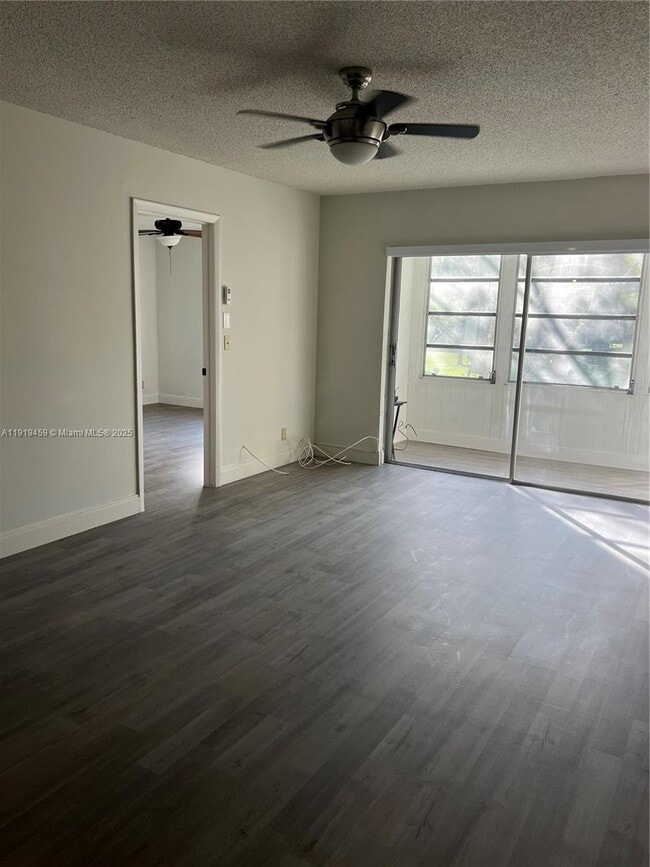 Building Photo - 301 Cambridge Rd