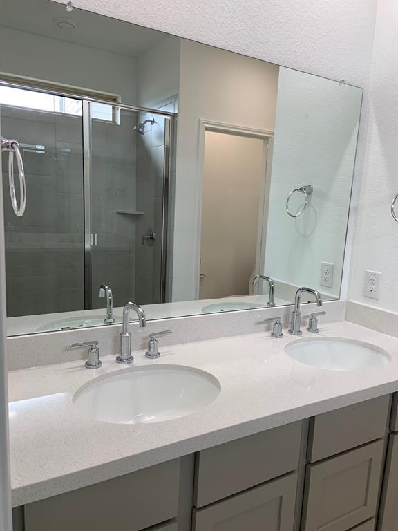 Building Photo - 152 Lime St